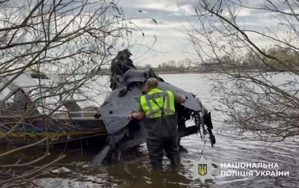 У Києві з Дніпра витягли дрон із бойовою частиною