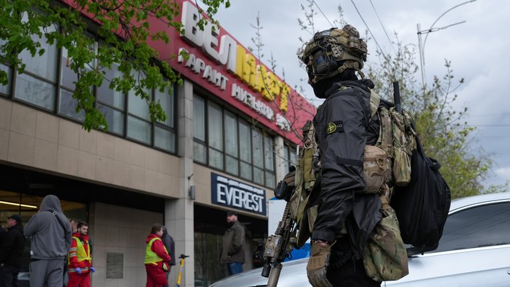 Після стрілянини в Києві перевірять клініку, яка видала довідку нападнику