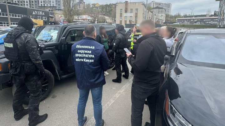 Псевдодогляд за хворими для виїзду за кордон: у Києві викрили схему на $7 тисяч