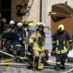 Із зруйнованого ракетою музею Чорнобиля у Києві врятували близько 30 експонатів