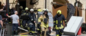 Із зруйнованого ракетою музею Чорнобиля у Києві врятували близько 30 експонатів
