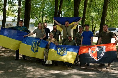 Вперше за чотири роки вдома: на Київщині зустріли звільненого з полону військового Володимира Барабася