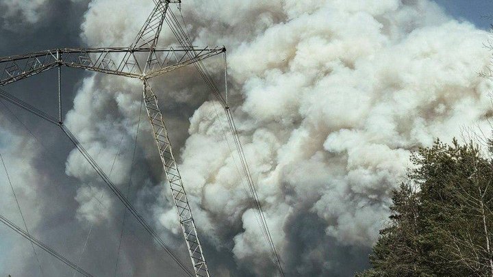 Загоряння виникло внаслідок падіння двох БпЛА: у Зоні відчуження гасять пожежу