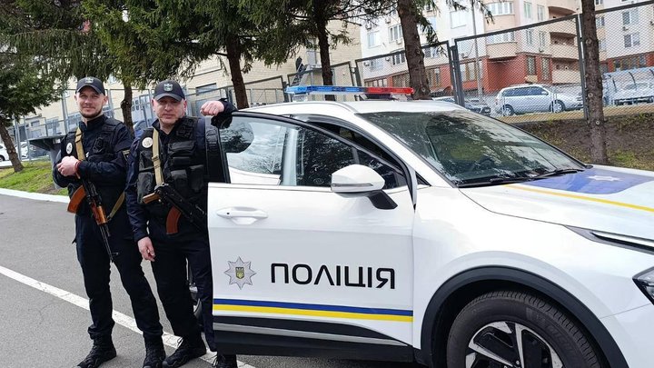 Двоє поліцейських, поранених під час атаки РФ на Київ, повернулися до служби