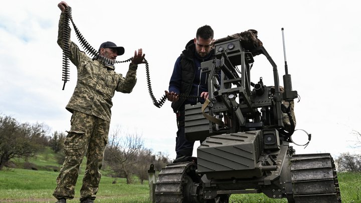 Внаслідок нічних ударів РФ по Київщині поранені троє людей