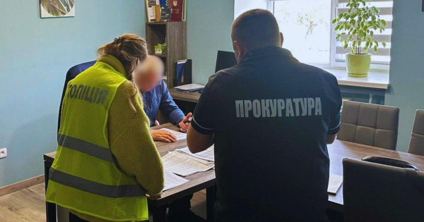 У Києві комунальник віддав понад мільйон за рослини, які можна було отримати безкоштовно
У Києві комунальник віддав понад мільйон за рослини, які можна було отримати безкоштовно