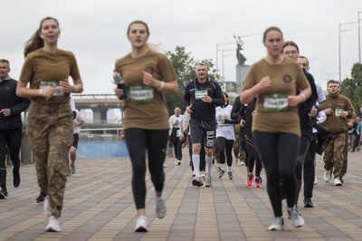 Києву — 1 544 роки: у День міста відбувається благодійний "Пробіг під каштанами"