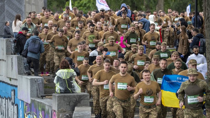 Києву — 1 544 роки: у День міста відбувається благодійний "Пробіг під каштанами"