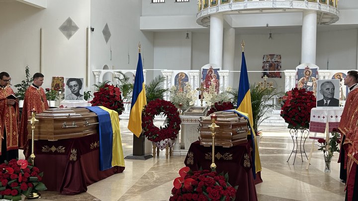 У Києві відспівали лідера ОУН Андрія Мельника та його дружину