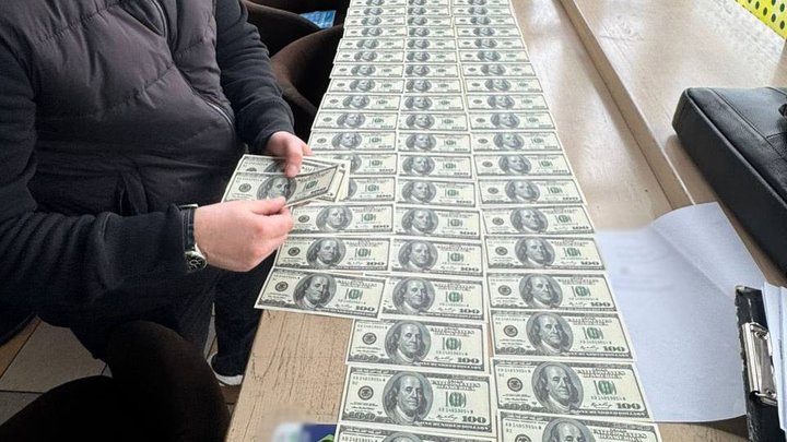 Обіцяв за гроші перевести до тилового підрозділу: киянину загрожує до 10 років за ґратами