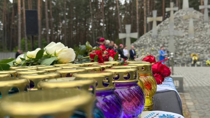 "Не прийти сюди — гріх на душу взяти": у Києві вшанували жертв політичних репресій