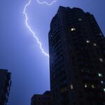 Синоптики попереджають про грозу і град у Києві та області
