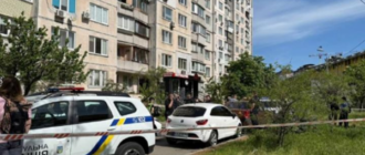 У Києві чоловік загинув, випавши з вікна 11-го поверху