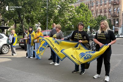 "3-4 місяці перетворилися на 4 роки тортур": у Києві триває акція на підтримку полонених Маріупольського гарнізону