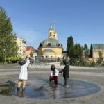 Малюків-засновників Києва переодягли у вишиванки різних регіонів