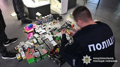 Тіньовий ринок вейпів: у Києві та інших регіонах провели понад 270 обшуків