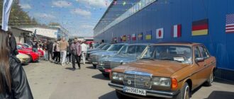 Понад 300 екземплярів: у Києві проводять фестиваль авто Old Car Land