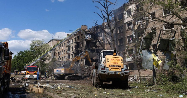 
 Перші хвилини після ударів по Києву: патрульні оприлюднили відео з бодікамер (відео)
 