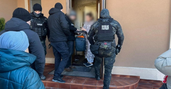 Елітні тачки та квартири за гроші для деокупованої Київщини: шахраї привласнили 27 млн грн (фото)
Елітні тачки та квартири за гроші для деокупованої Київщини: шахраї привласнили 27 млн грн (фото)