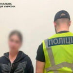 У Києві дівчина вдарила пляшкою військового через зауваження