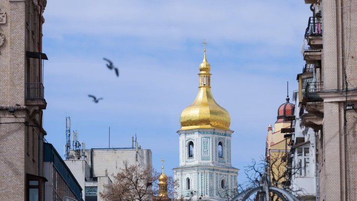 "Як тебе не любити, Києве мій": команди посольств привітали столицю України з Днем народження