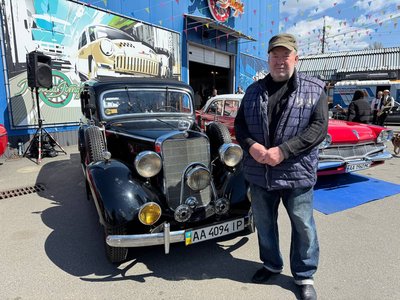 Понад 300 екземплярів: у Києві проводять фестиваль авто Old Car Land