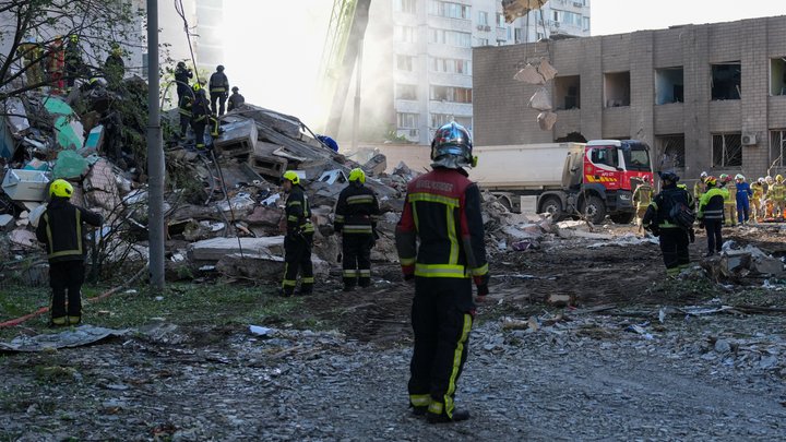 У Дарницькому районі Києва завершили розбір завалів дев'ятиповерхівки: кількість загиблих через удар РФ зросла до 24