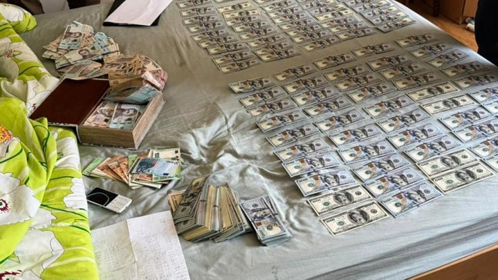 20 тисяч доларів за вигадану інвалідність і виїзд за кордон: підозрюють братів-близнюків