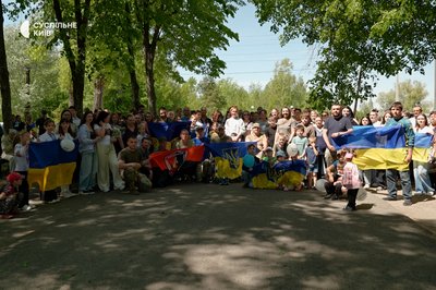 Вперше за чотири роки вдома: на Київщині зустріли звільненого з полону військового Володимира Барабася