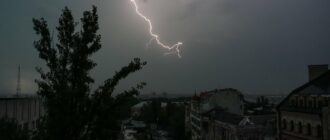 На сьогодні і завтра метеорологи прогнозують грозу у Києві та області