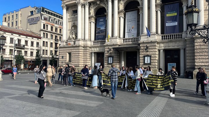 У Києві хвилиною мовчання вшанували пам'ять парамедикині "Госпітальєрів" Ірини Цибух