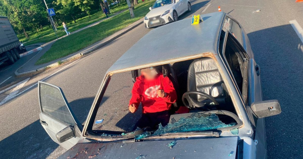 
 Вміст алкоголю у 12 разів перевищував норму: у Києві водій Lada протаранив Tesla та Volkswagen і травмував свою пасажирку (фото)
 