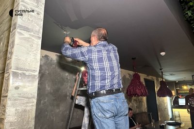 Продовжили роботу після обстрілів: в якому стані бізнес в Шевченківському та Подільському районах Києва