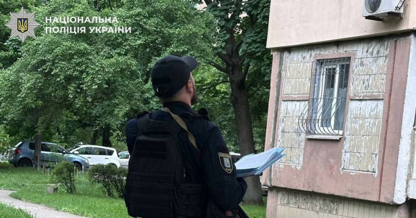 Песика породи бішон викинули з вікна у Києві — зоозахисники шокували подробицями