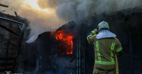 У Києві спалахнула масштабна пожежа на лівому березі: що горить