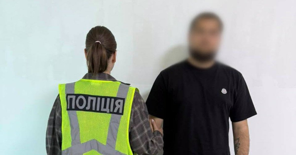 У Києві шахрай виманив у пенсіонерки майже мільйон гривень, прикриваючись СБУ: як діяла схема