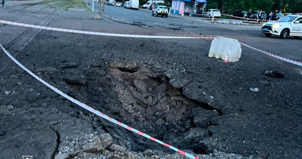 Удар по Києву: ракета влучила біля житлових будинків — деталі атаки (фото, відео)