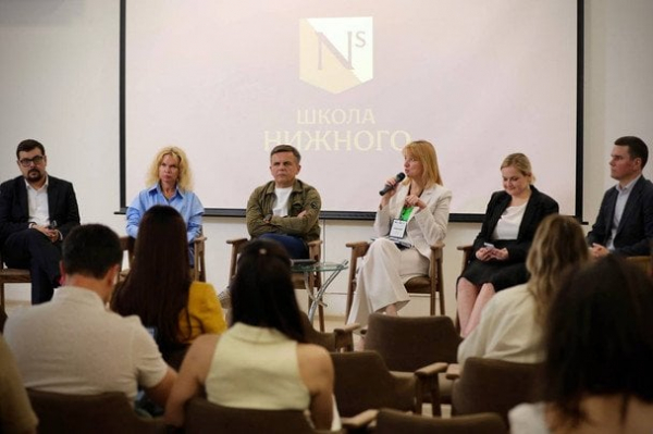 Об’єднає лідерів для відновлення та розвитку України: в Києві відкрили Школу міст та громад
