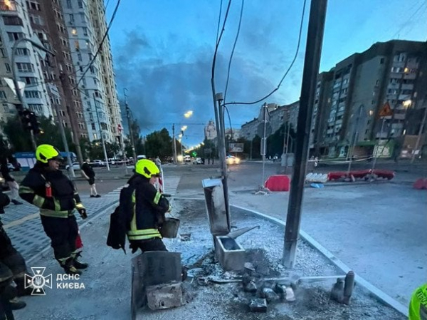 Удар по Києву: ракета влучила біля житлових будинків — деталі атаки (фото, відео)
