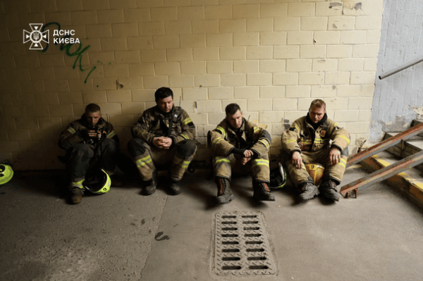 Удар балістикою по Києву: кількість постраждалих зросла, на місцях працюють рятувальники (фото)
