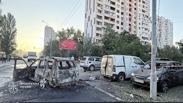 Тіла загиблих на вулиці, вирви і пожежі: все, що відомо про масований удар по Києву