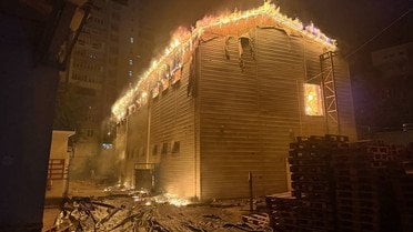 ДСНС показала перші фото наслідків удару ракетного РФ по Києву (фото, відео)