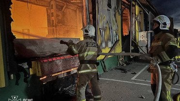 ДСНС показала ліквідацію наслідків нічної атаки РФ на Київщині: є постраждалі (фото)