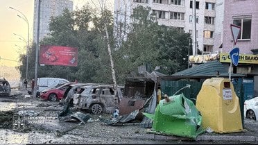 Тіла загиблих на вулиці, вирви і пожежі: все, що відомо про масований удар по Києву