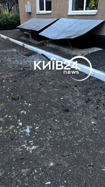 У Києві балістика "прилетіла" по дитячій лікарні: що з малюками та постраждалим — останні дані (оновлено)