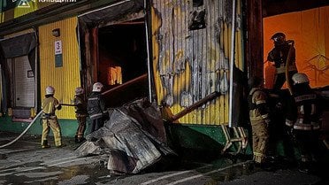 ДСНС показала ліквідацію наслідків нічної атаки РФ на Київщині: є постраждалі (фото)