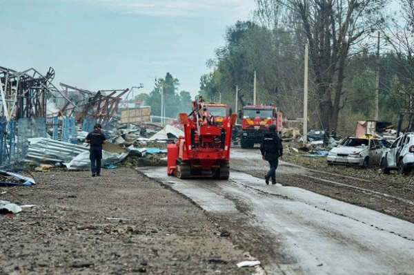 Російський удар перетворив село Мила на зону руйнувань: фото та відео наслідків