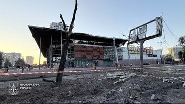 Тіла загиблих на вулиці, вирви і пожежі: все, що відомо про масований удар по Києву
