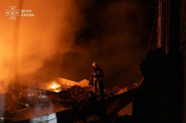 У Києві балістика "прилетіла" по дитячій лікарні: що з малюками та постраждалим — останні дані (оновлено)