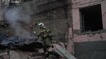 Тіла загиблих на вулиці, вирви і пожежі: все, що відомо про масований удар по Києву